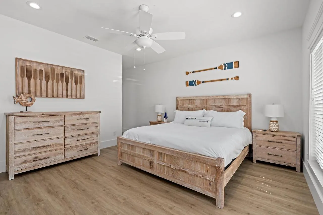 Spectacular 3Br 4Ba W/ Private Pool, 2 Min Walk To Beach - Sleeps 15! Panama City Beach 0*,  United States