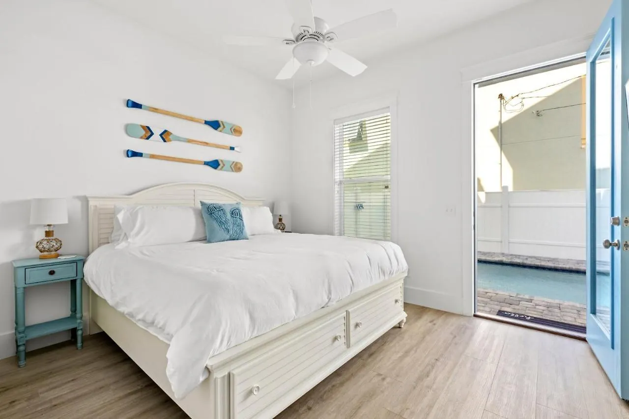 Spectacular 3Br 4Ba W/ Private Pool, 2 Min Walk To Beach - Sleeps 15! Panama City Beach Holiday home