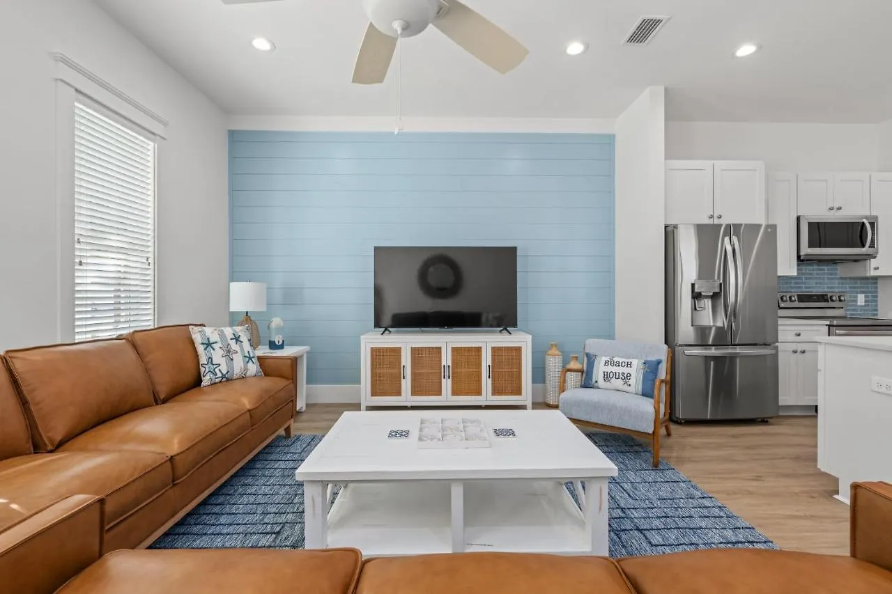 Holiday home Spectacular 3Br 4Ba W/ Private Pool, 2 Min Walk To Beach - Sleeps 15! Panama City Beach United States