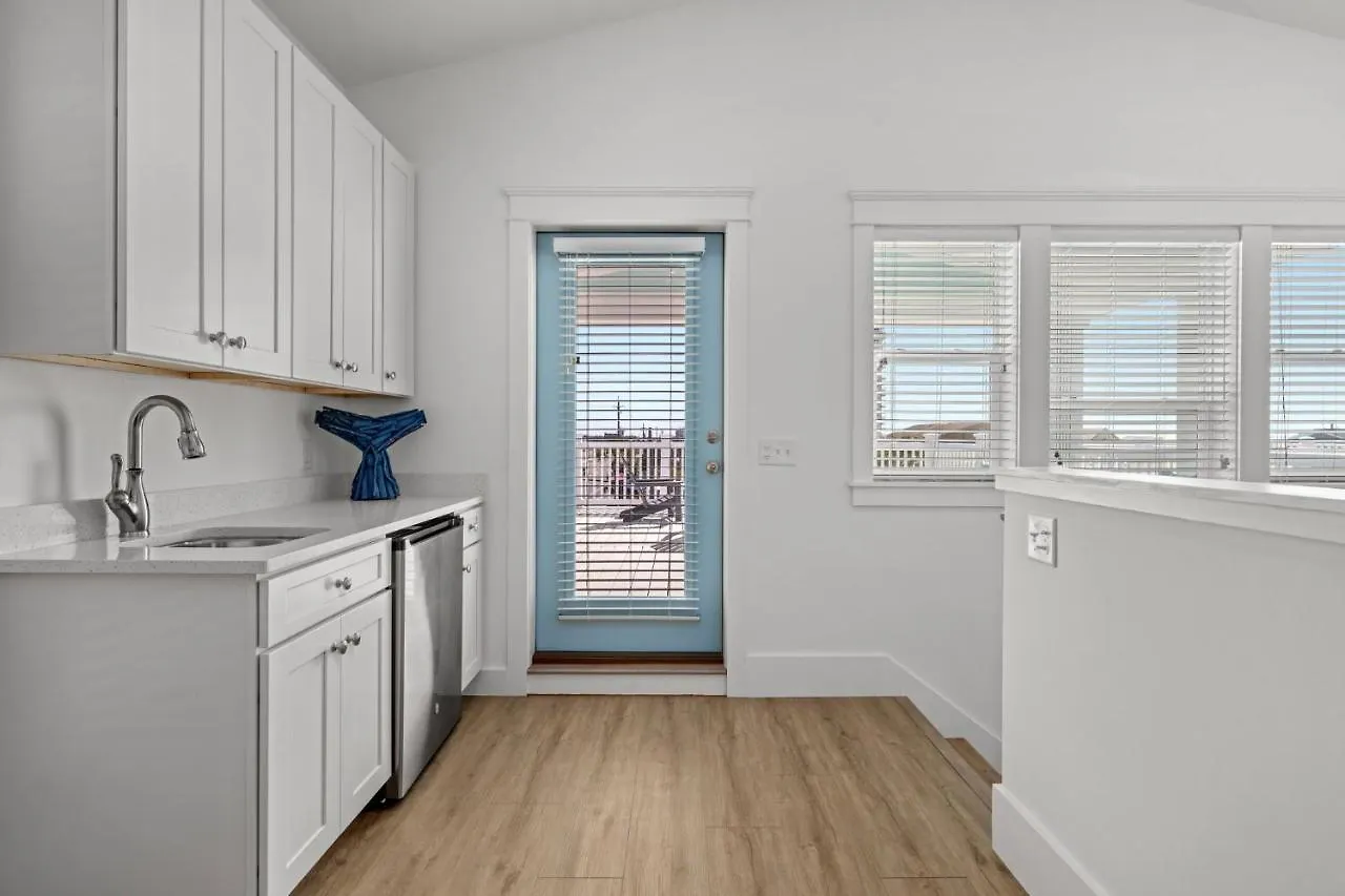 Holiday home Spectacular 3Br 4Ba W/ Private Pool, 2 Min Walk To Beach - Sleeps 15! Panama City Beach