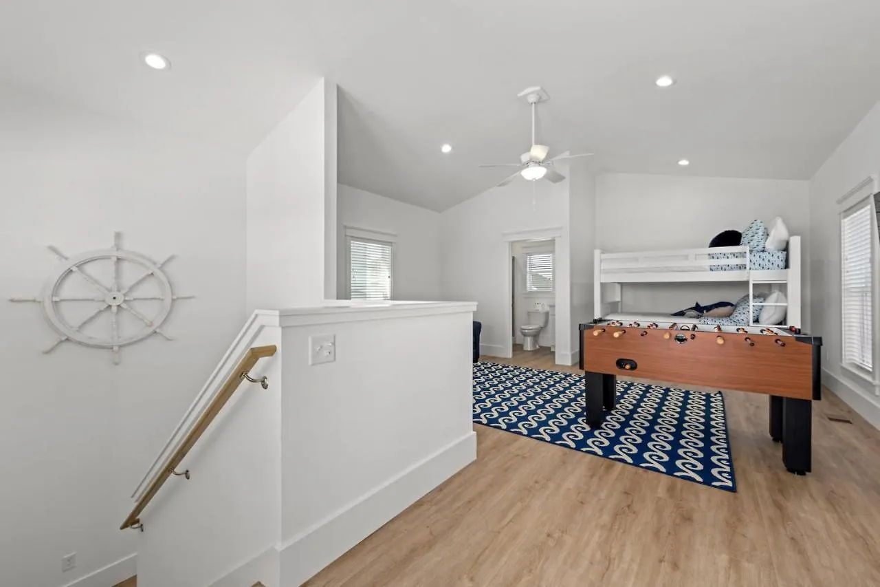 Spectacular 3Br 4Ba W/ Private Pool, 2 Min Walk To Beach - Sleeps 15! Panama City Beach
